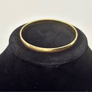 Crown Trifari gold tone vintage bangle bracelet